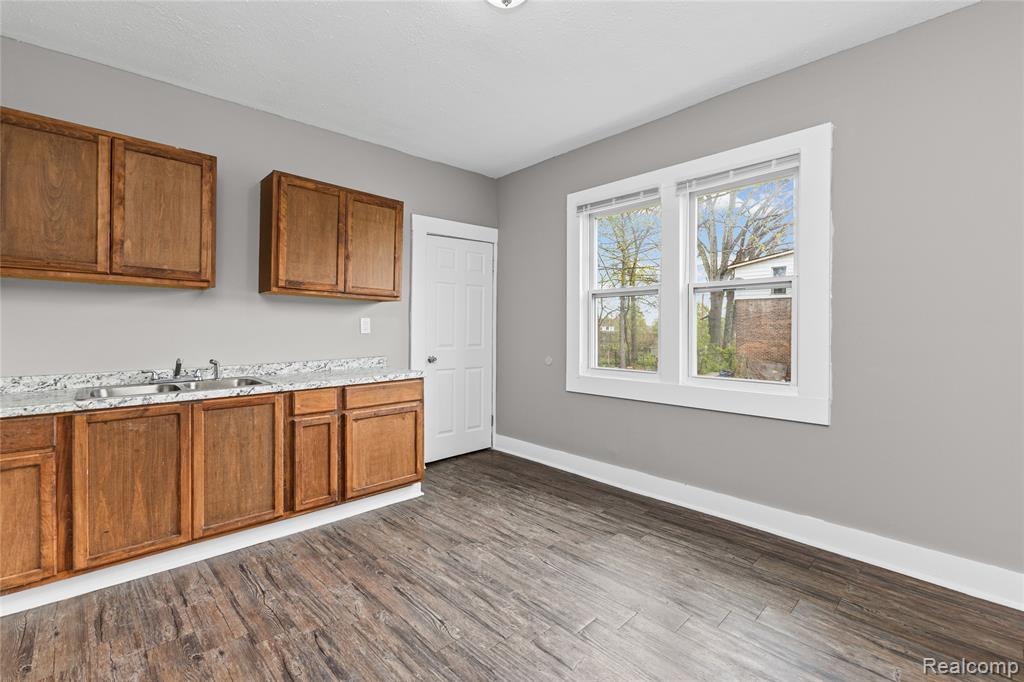 3010 Montclair Street, Detroit, MI 48214 — Photo 28