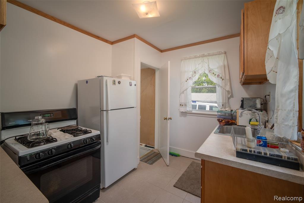 702 Fernhill Street, Highland Park, MI 48203 — Photo 6