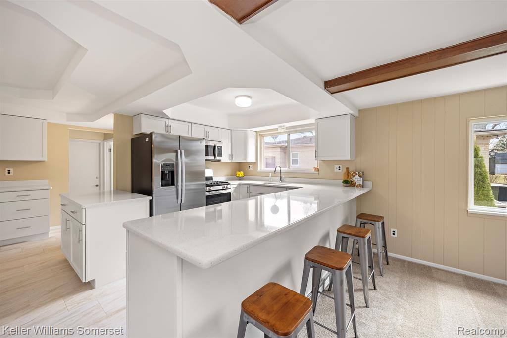 5355 CHURCH HILL Drive, Troy, MI 48085 — Photo 11