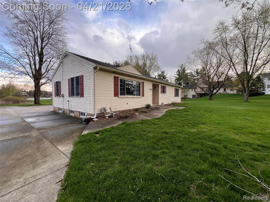 8299 Ridge Road, Goodrich Vlg, MI — Photo 3