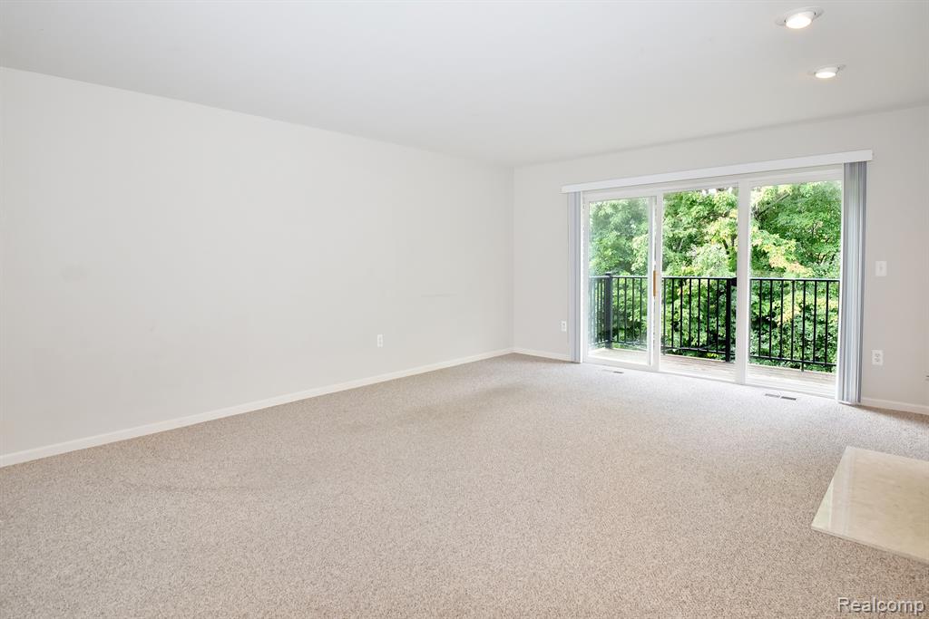 751 PAINT CREEK Drive, Troy, MI 48085 — Photo 4