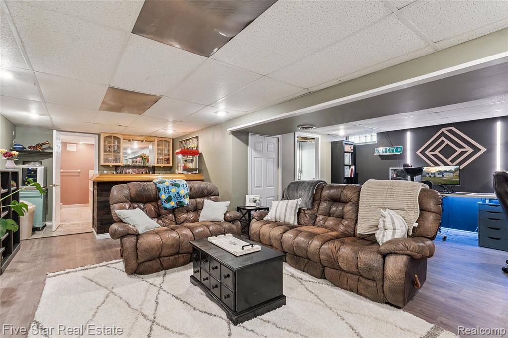 43592 Champlain Court, Canton, MI 48188 — Photo 30