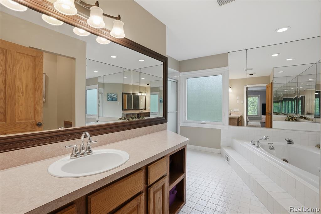 8876 Wintercove Drive, Commerce Twp, MI 48382 — Photo 44