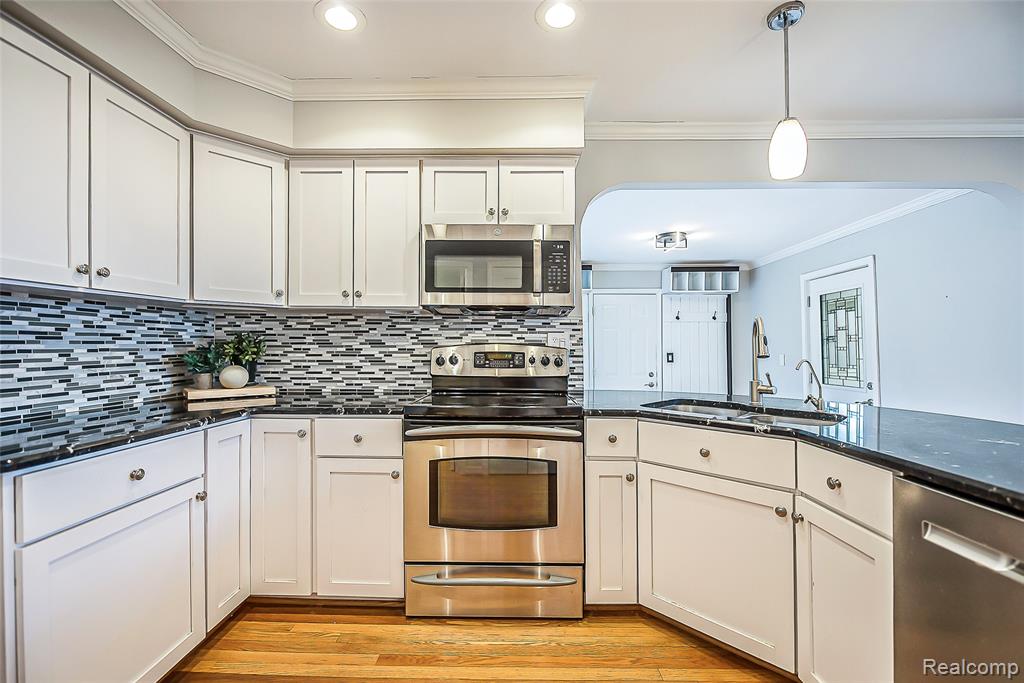 11834 Eriksen Drive, Pinckney, MI 48169 — Photo 9