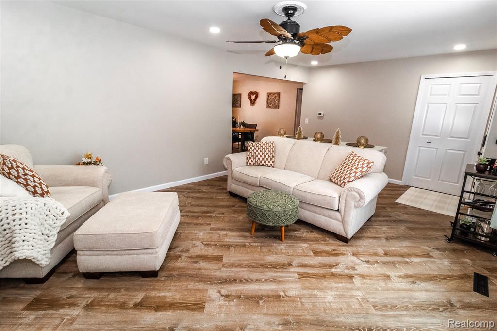 2238 Farnsworth Road, Lapeer, MI 48446 — Photo 9