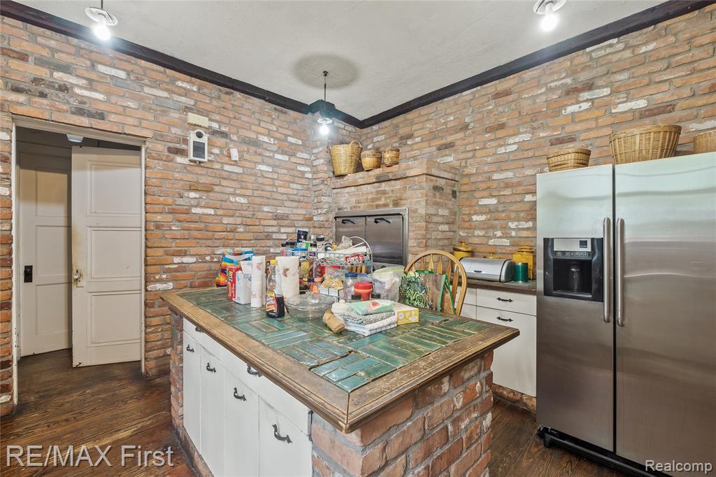 3065 Iroquois Street, Detroit, MI, 48214