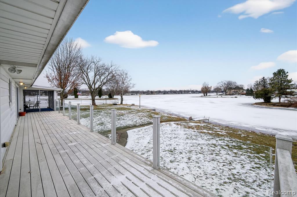 5124 Driftwood Drive, Commerce Twp, MI 48382 — Photo 38
