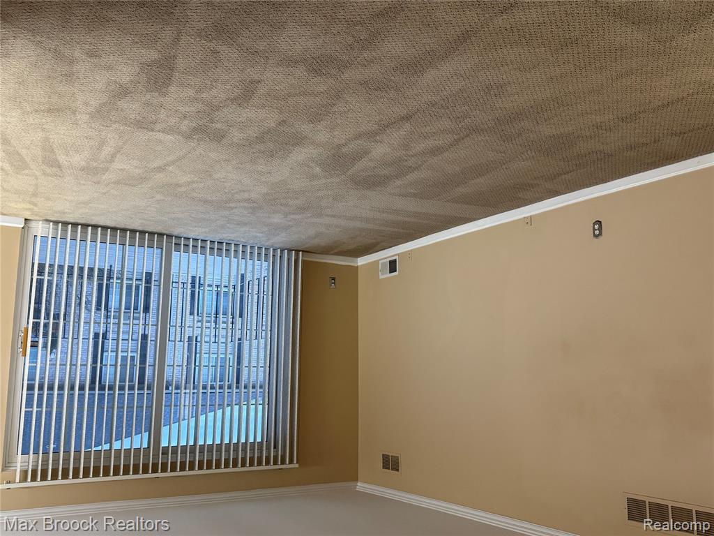 6109 Orchard Lake Road, West Bloomfield, MI — Photo 11