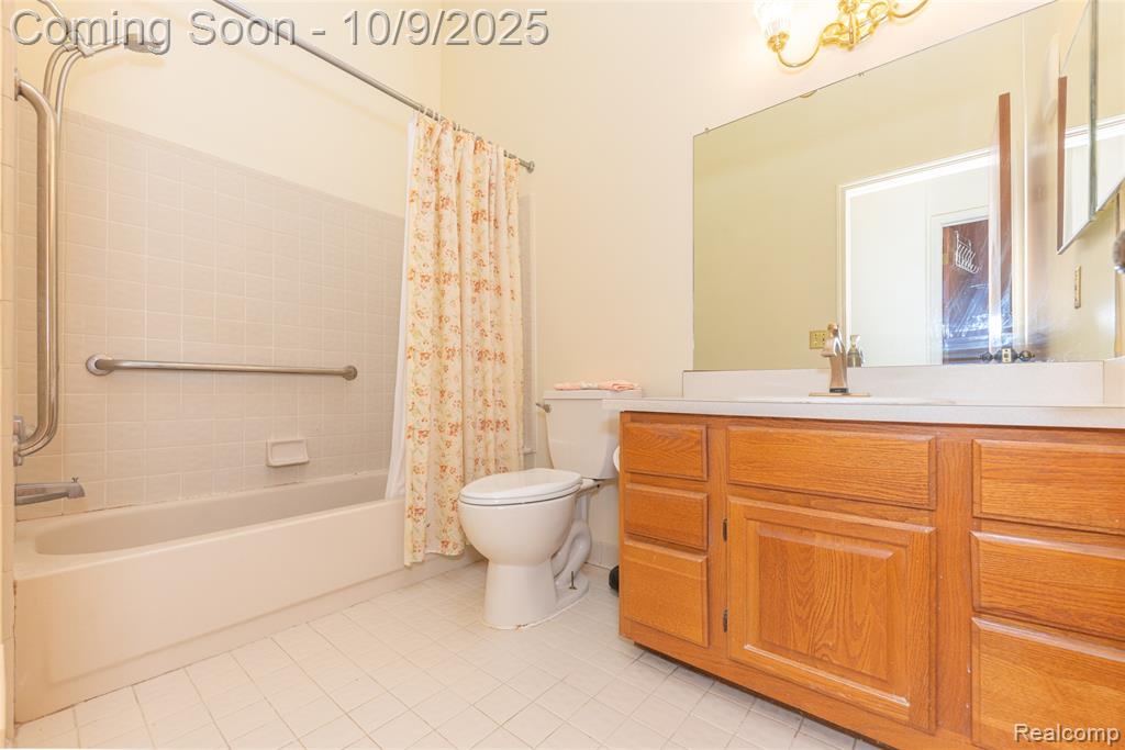 42265 S Mill Race Court, Plymouth, MI 48170 — Photo 18