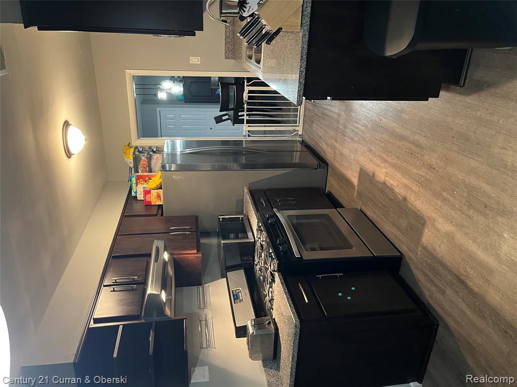 7431 N Briarcliff Knoll Drive, West Bloomfield, MI — Photo 10