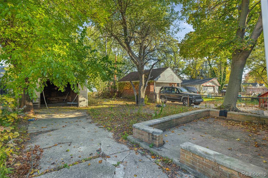 18680 Westphalia, Detroit, MI 48205 — Photo 27