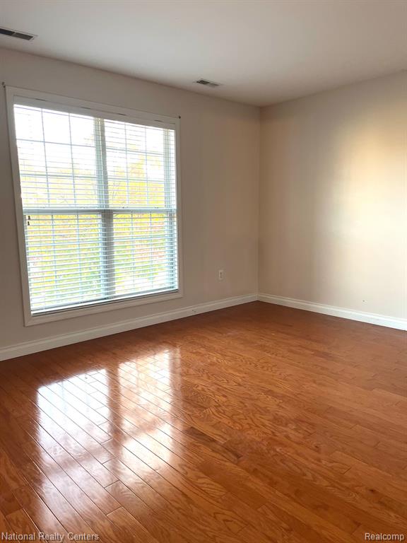 28071 CARLTON WAY Drive, Novi, MI 48377 — Photo 37