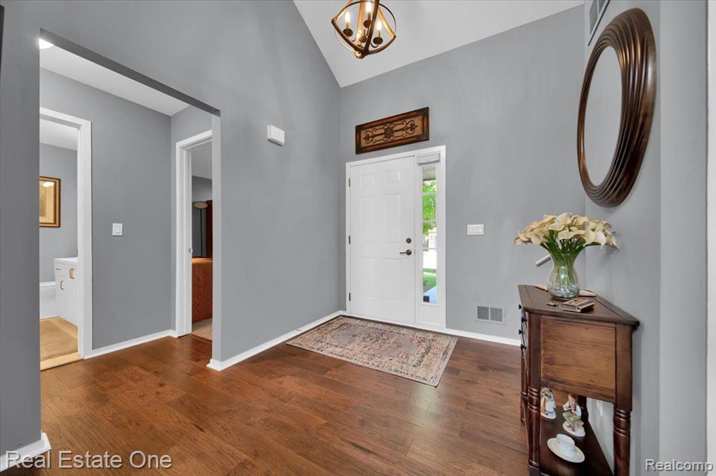 295 WINDING Brook, Commerce Twp, MI 48390 — Photo 5
