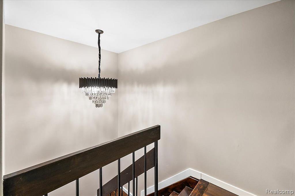 1570 S HILL Boulevard, Bloomfield Hills, MI 48304 — Photo 16
