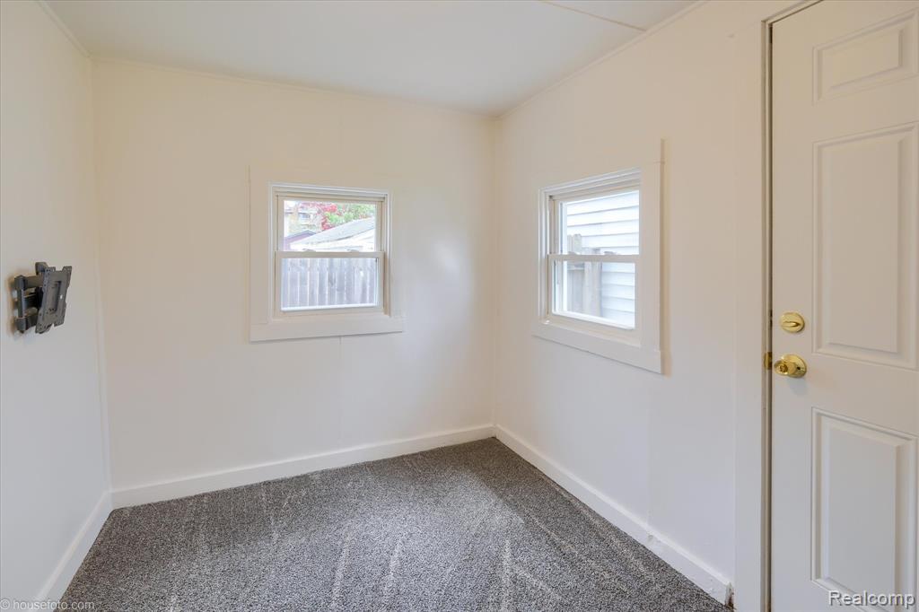 29 Law Street, Lapeer, MI 48446 — Photo 16