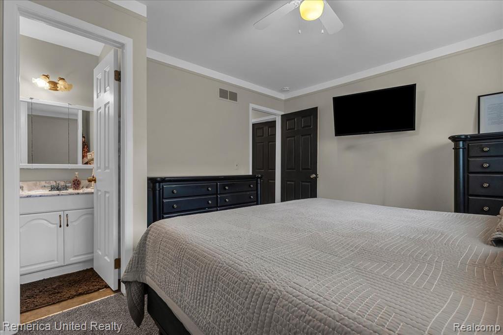 43488 LAURELWOOD, Canton, MI 48187 — Photo 12