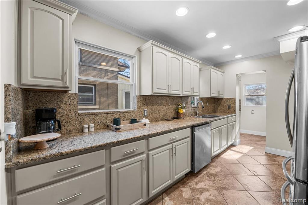 4323 Kensington Avenue, Detroit, MI 48224 — Photo 14