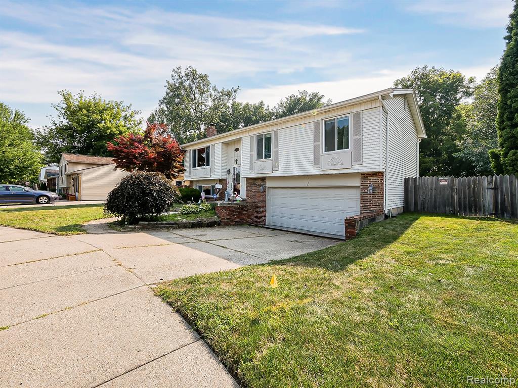 900 Surrey Heights, Westland, MI 48186 — Photo 24
