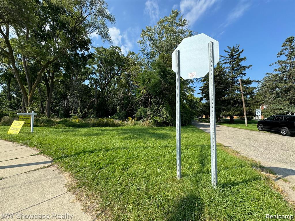 2830 Dixie Highway, Waterford, MI 48328 — Photo 4