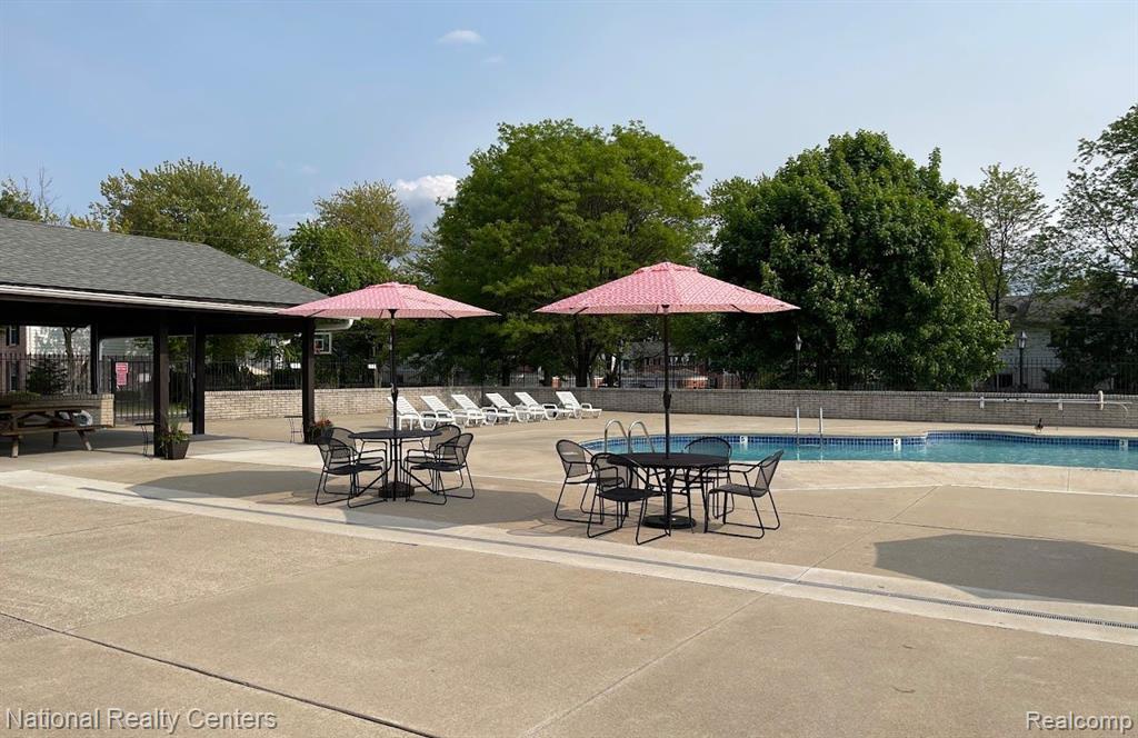 81 STRATFORD Lane, Rochester Hills, MI 48309 — Photo 36