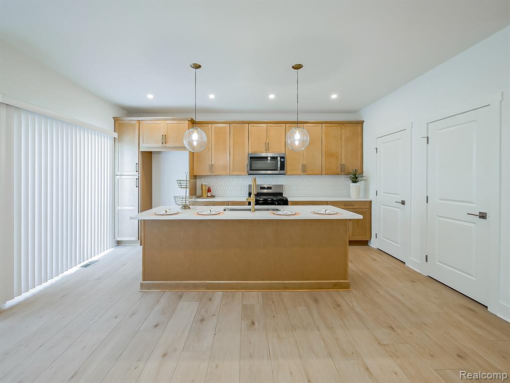 41503 Breck, Plymouth, MI 48170 — Photo 2