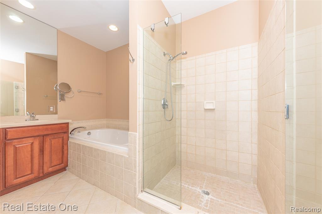 26610 Valhalla Drive, Farmington Hills, MI 48331 — Photo 42