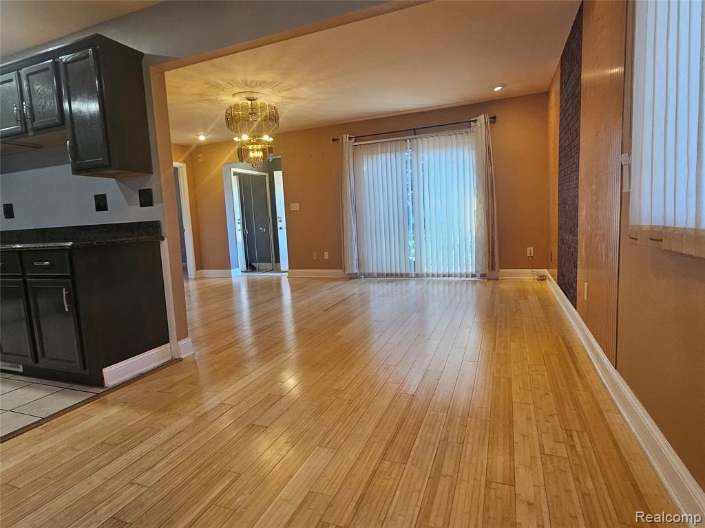 8596 Hampshire Drive, Sterling Heights, MI 48313 — Photo 5