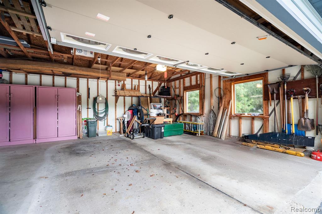 8637 Brazos Court, White Lake, MI — Photo 32