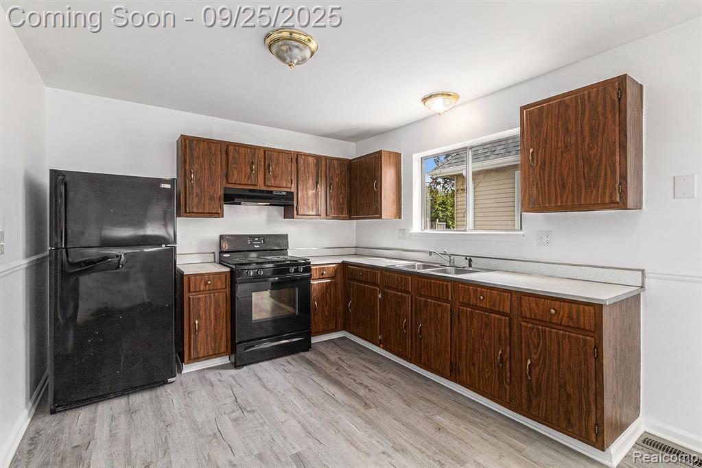 751 E Maxlow Avenue, Hazel Park, MI 48030 — Photo 7