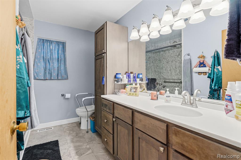 5114 Reid Road, Swartz Creek, MI 48473 — Photo 16