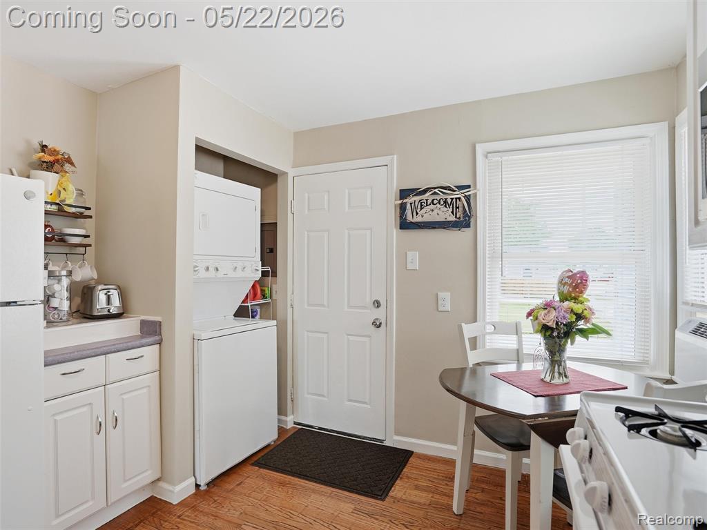 504 E Hudson Avenue, Madison Heights, MI 48071 — Photo 11