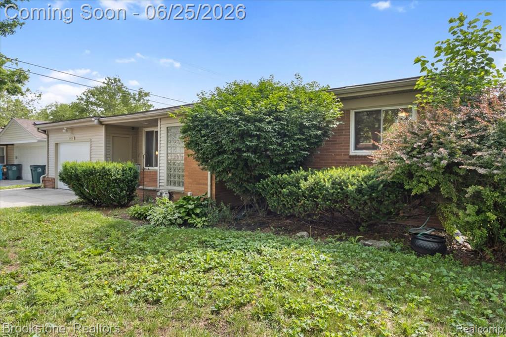 24210 Beverly Street, Oak Park, MI 48237 — Photo 28