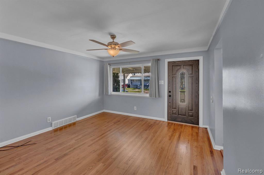 425 CLEVELAND Avenue, Lincoln Park, MI 48146 — Photo 4