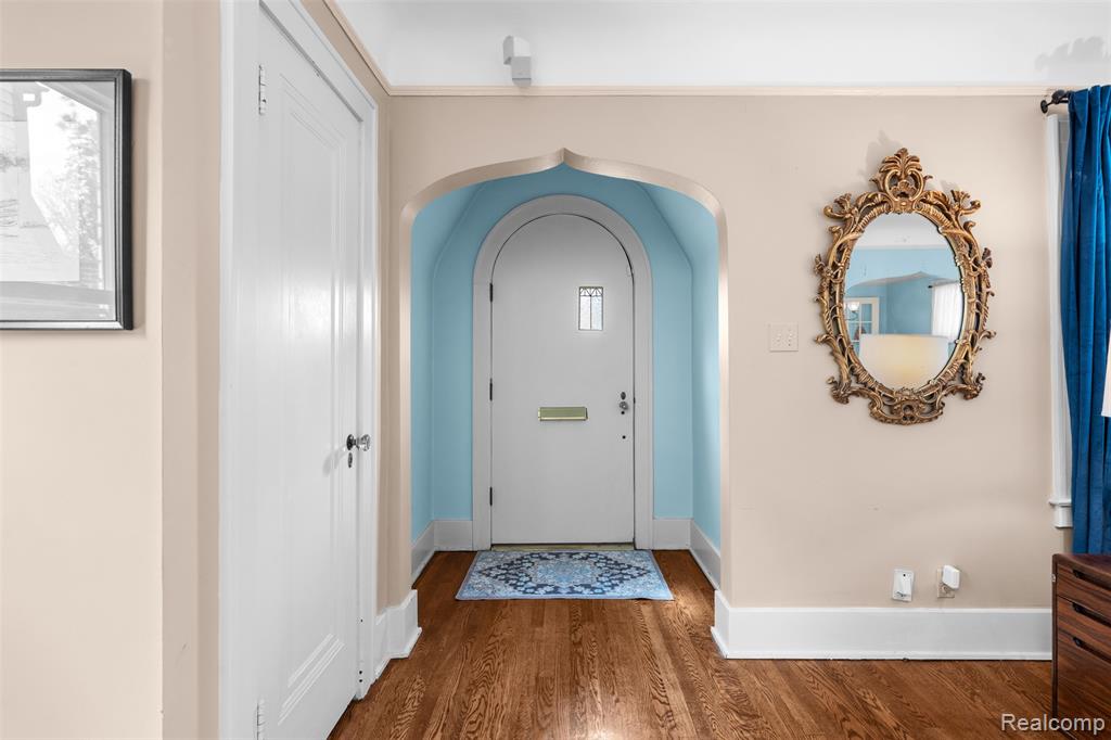 414 Cloverly Road, Grosse Pointe Farms, MI 48236 — Photo 9