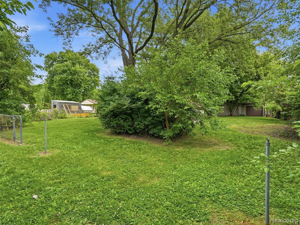 37843 Emery Street, Clinton Twp, MI 48036 — Photo 24