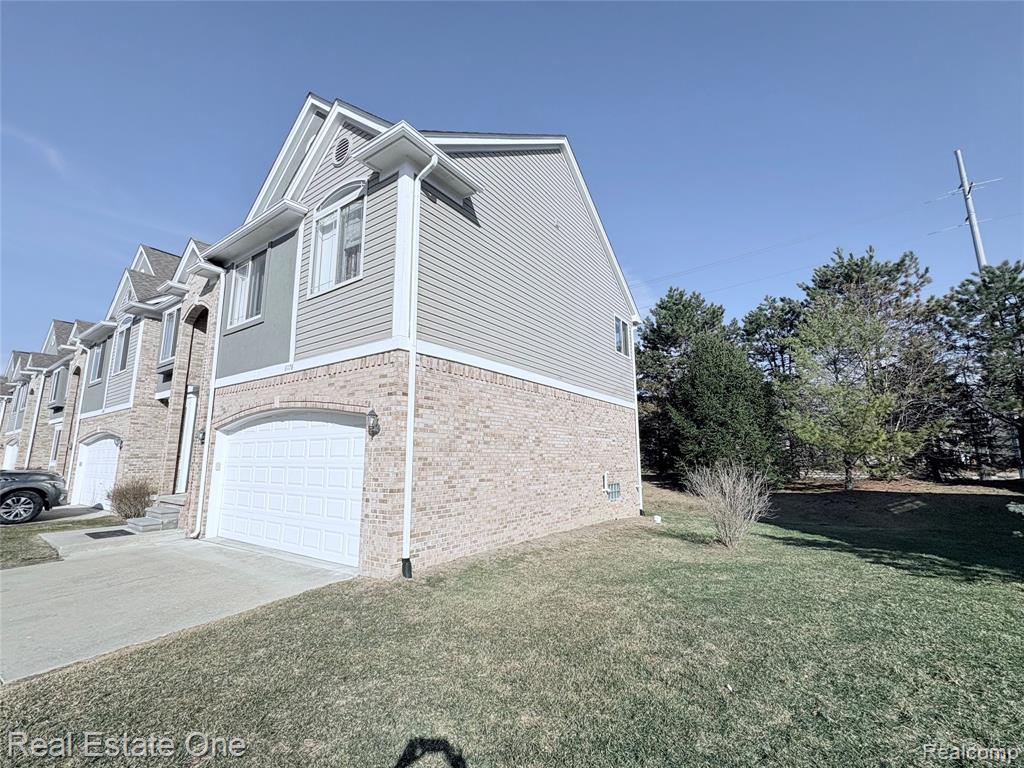 6178 Elarz Drive, Troy, MI 48085 — Photo 2