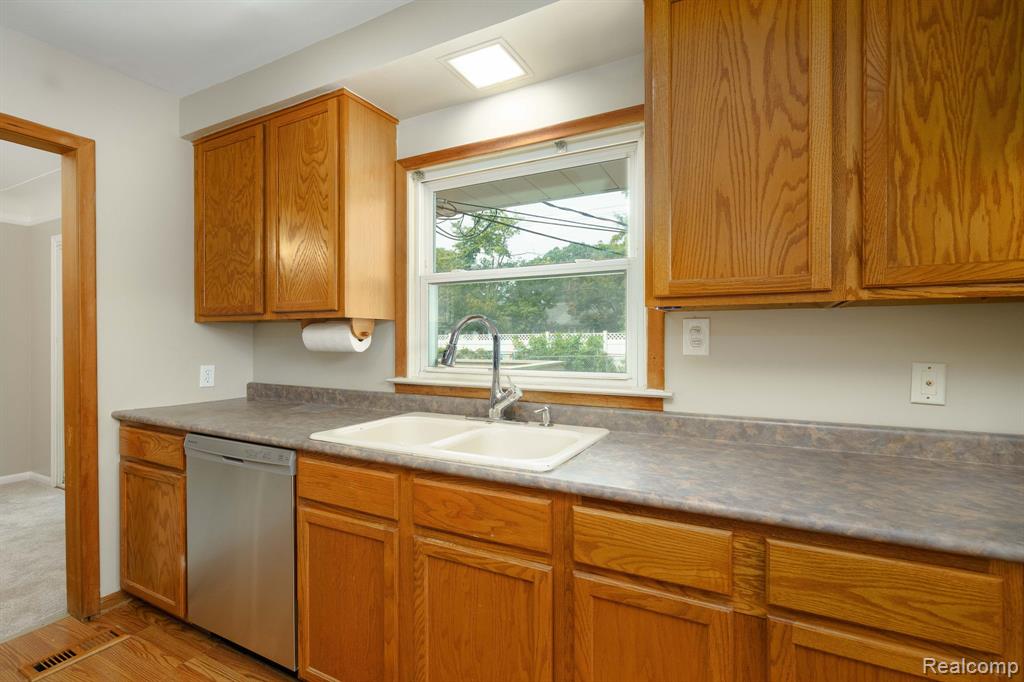 5954 Pine Street, Taylor, MI 48180 — Photo 16