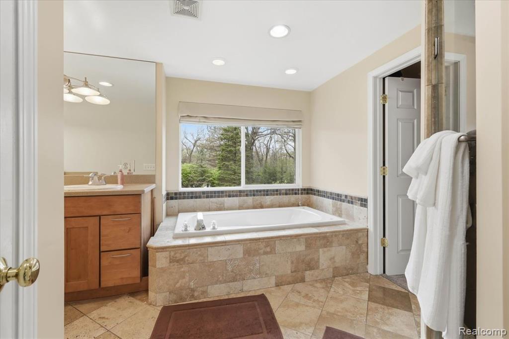5105 Mohawk Avenue, Clarkston, MI 48348 — Photo 21