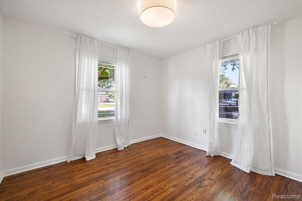 8880 Elmhurst Avenue, Plymouth, MI 48170 — Photo 23