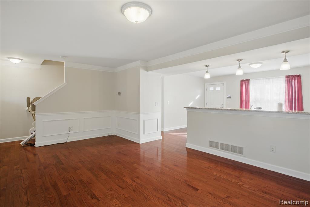 9345 Mitchell Street, Hamtramck, MI 48212 — Photo 8