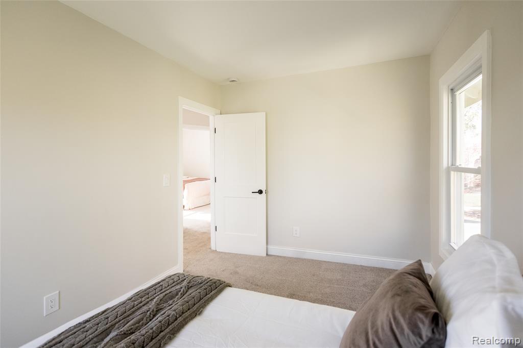 2592 Harding Street, Detroit, MI 48214 — Photo 38