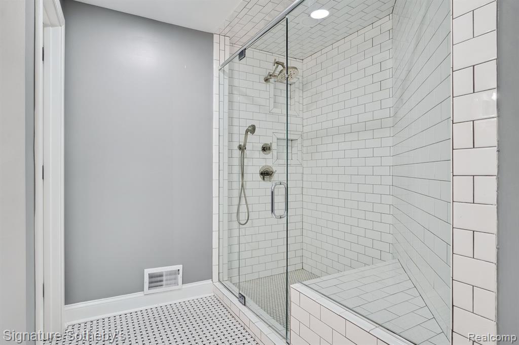 824 Wimbleton Drive, Birmingham, MI 48009 — Photo 25