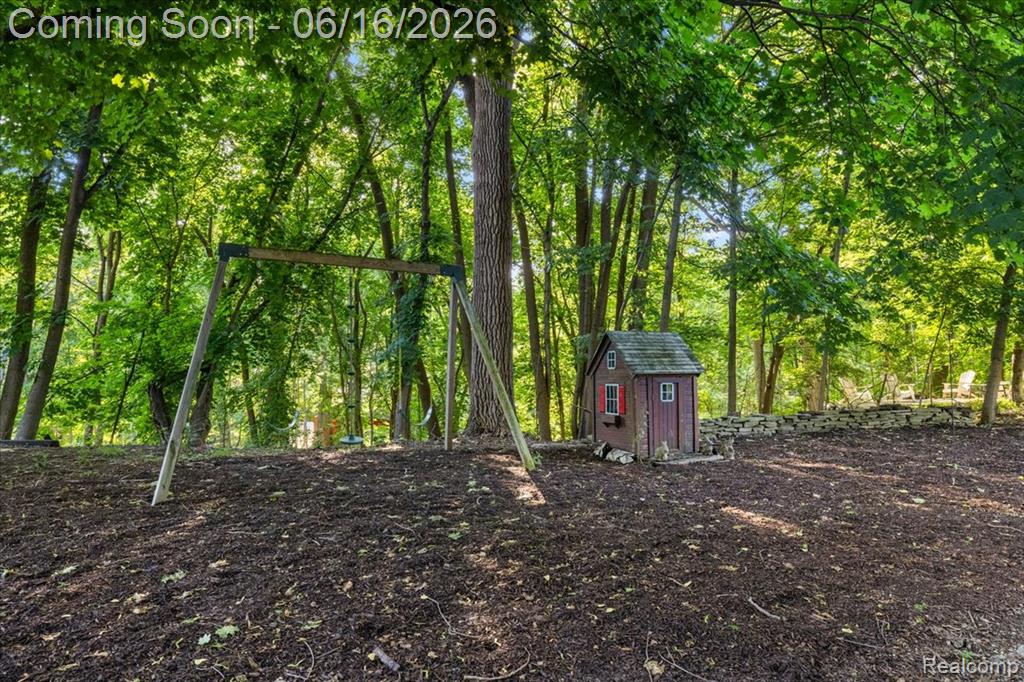 31505 Kennoway Court, Beverly Hills, MI 48025 — Photo 58