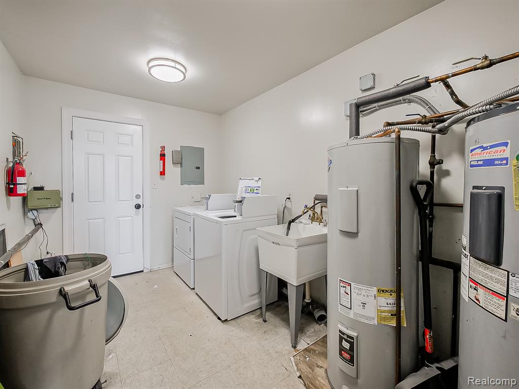 211 Summit Ridge, White Lake, MI — Photo 21