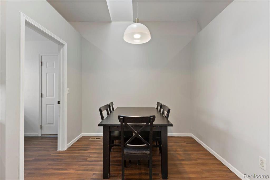 7102 MISSION HILLS Drive, Ypsilanti, MI 48197 — Photo 15
