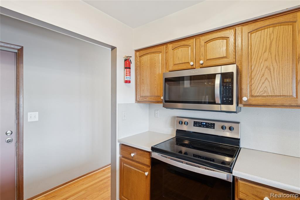 9502 Fenwin Drive, Grand Blanc, MI 48439 — Photo 14
