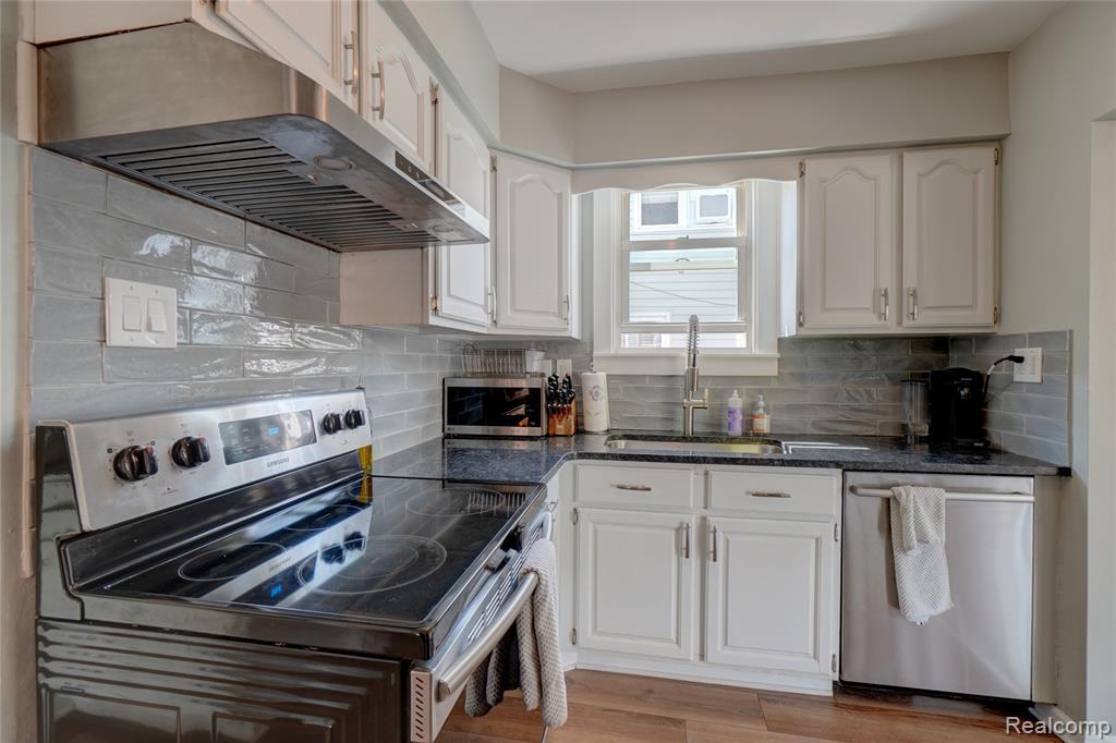 59 Wellesley Drive, Pleasant Ridge, MI — Photo 16
