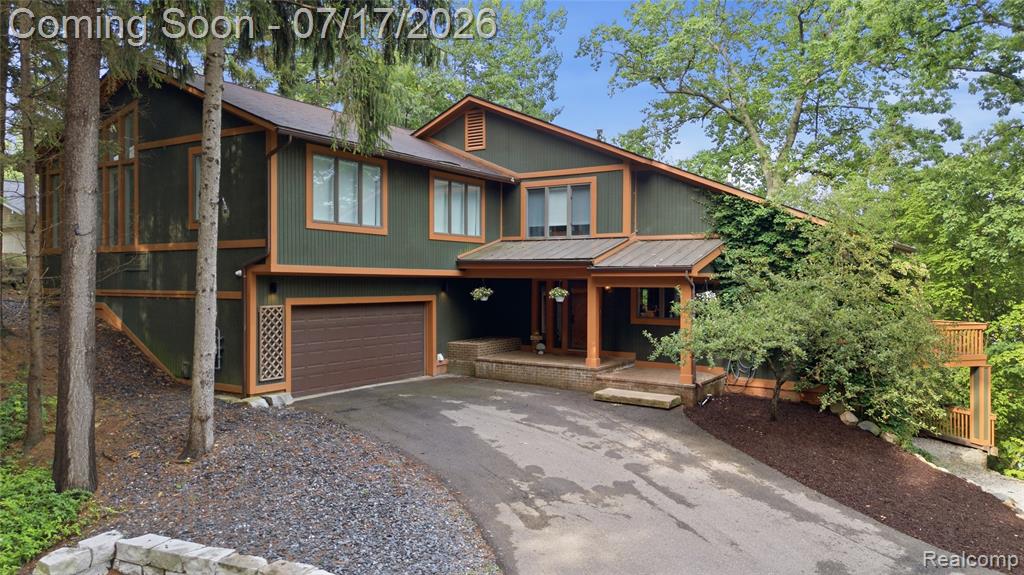 7375 Parkwood Drive, Fenton, MI 48430 — front exterior