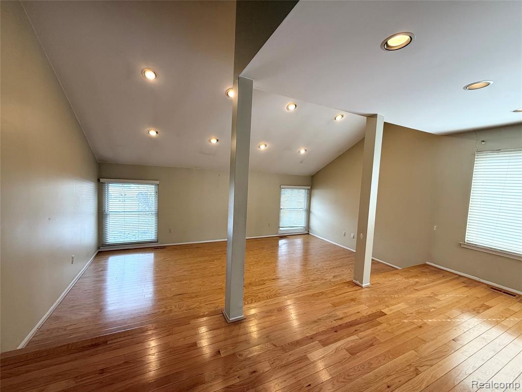 6842 Indian Creek Drive, West Bloomfield, MI — Photo 5