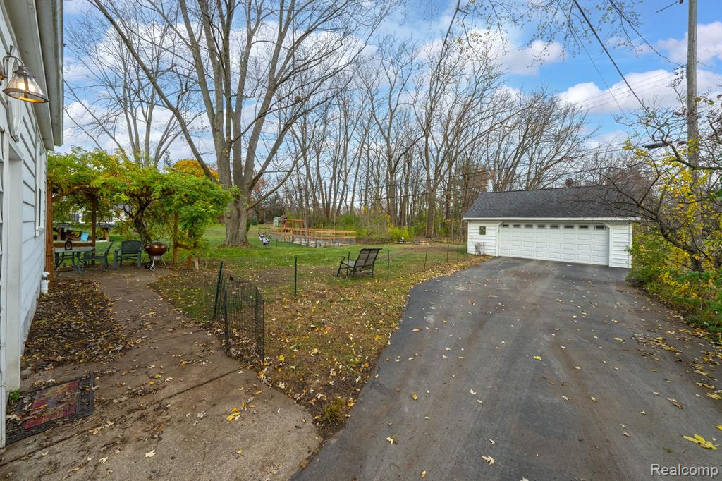 15410 Marilyn Avenue, Plymouth, MI 48170 — Photo 30